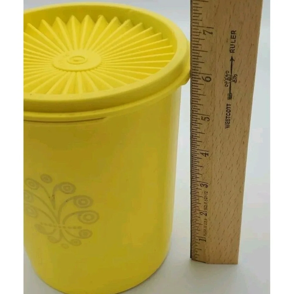 Tupperware Vtg MCM Yellow Servalier Canister #811-14 & Press On‎ Lid 812-44  6